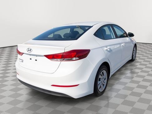 Used 2018 Hyundai Elantra SE image 6