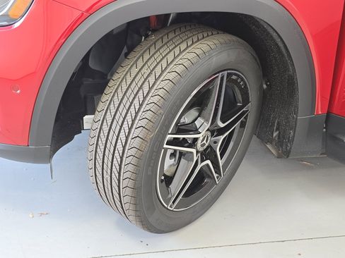 New 2026 Mercedes-Benz GLB 250 image 33