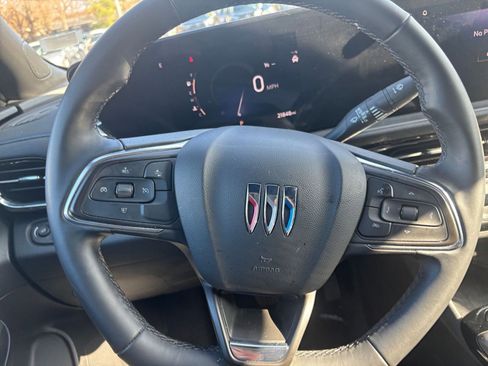 Used 2025 Buick Envista Sport Touring image 25
