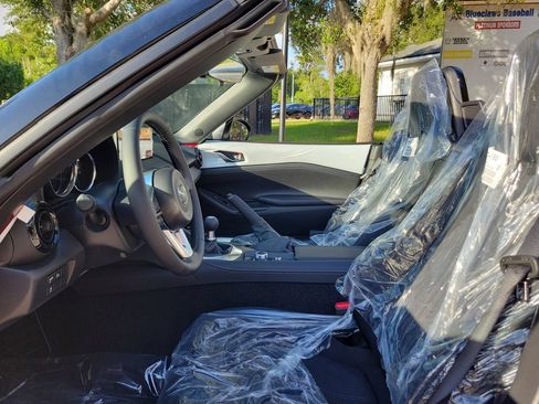 New 2026 MAZDA MX-5 Miata Club w/ Interior Package RWD image 2