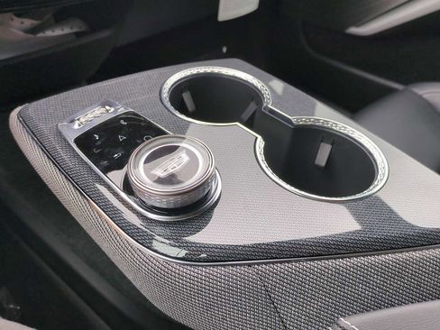 New 2025 Cadillac Optiq Luxury 1 image 18