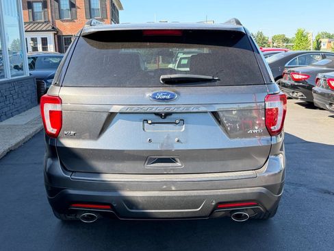 Used 2018 Ford Explorer XLT w/ Equipment Group 202A AWD/4WD image 6
