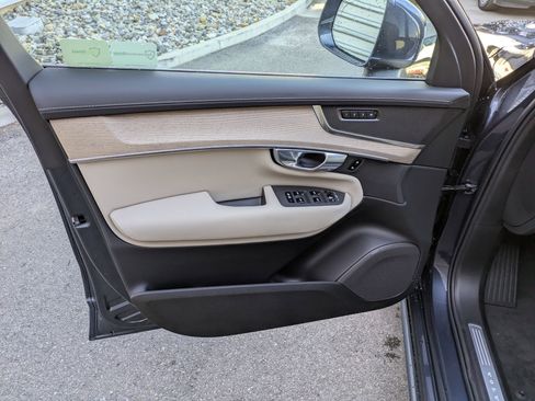 New 2026 Volvo XC90 B5 Core image 11