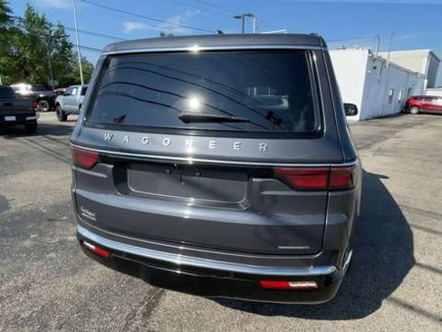 Used 2023 Jeep Wagoneer Series III w/ Preferred Equipment Group AWD/4WD image 9
