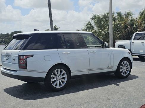 Used 2017 Land Rover Range Rover HSE image 16