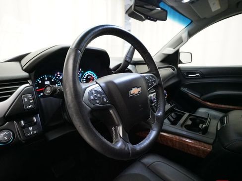 Used 2018 Chevrolet Suburban Premier AWD/4WD image 8