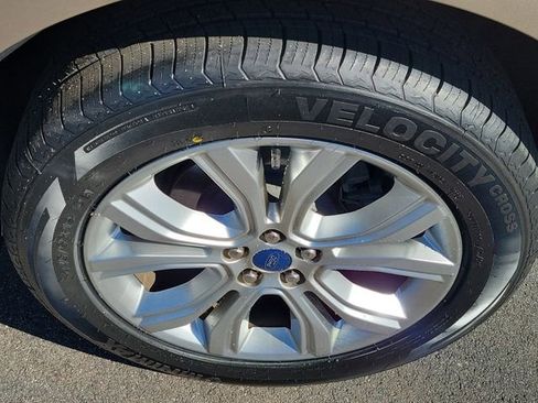 Used 2021 Ford Edge Titanium w/ Equipment Group 301A image 7