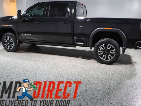 Used 2023 GMC Sierra 2500 AT4 w/ AT4 Preferred Package AWD/4WD image 10