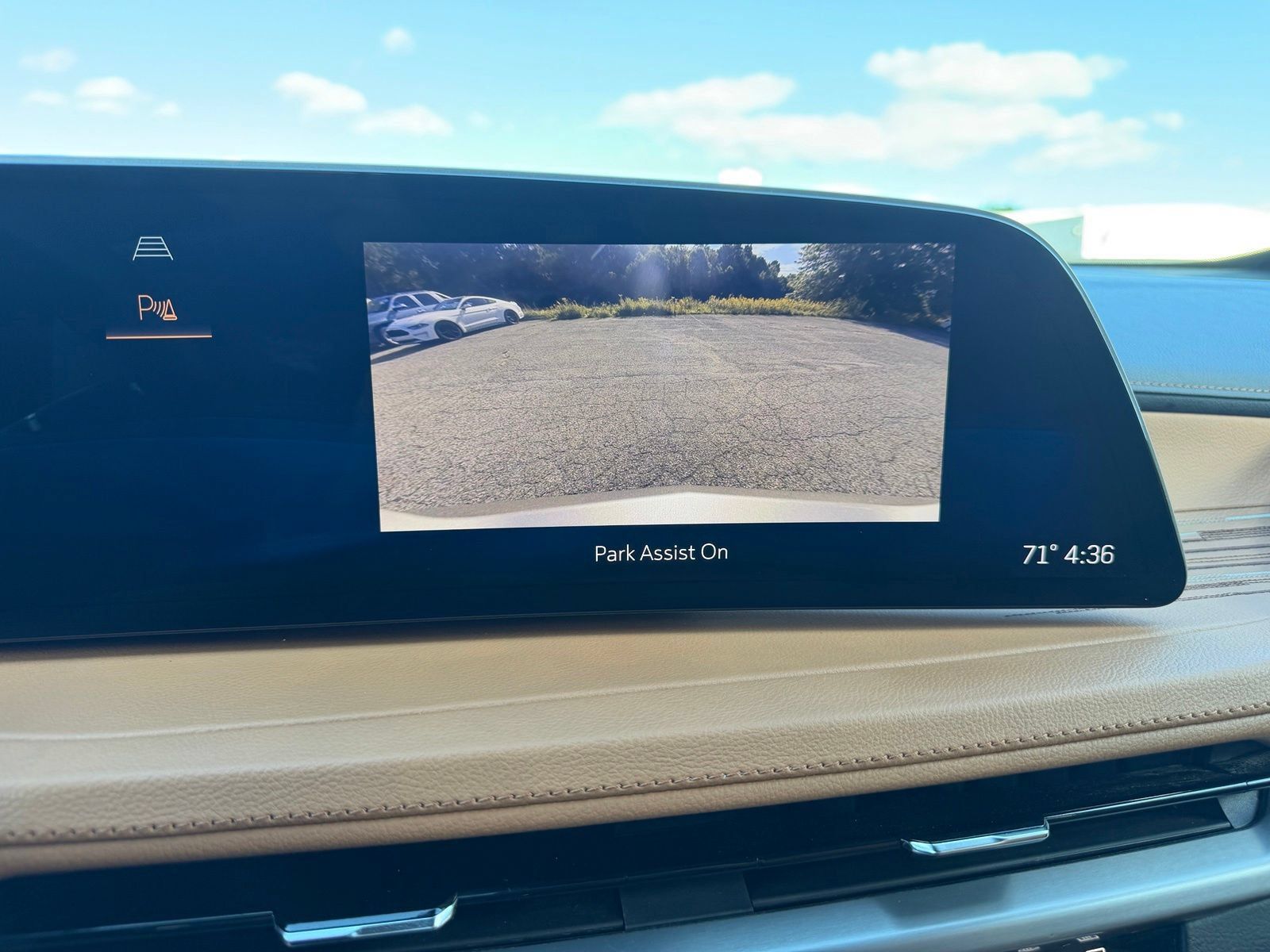 Used 2024 Cadillac XT4 Premium Luxury AWD/4WD image 3