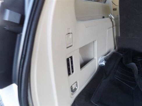 Used 2019 Lincoln Navigator L Reserve image 20