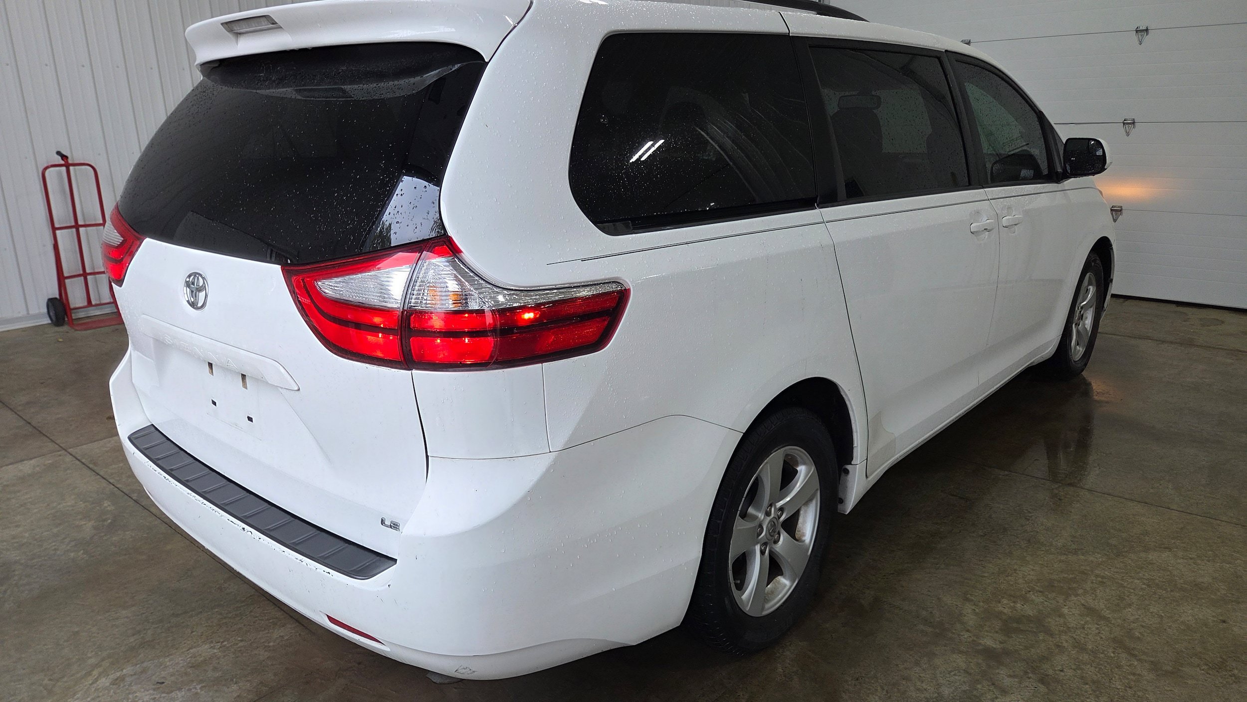 Used 2017 Toyota Sienna LE FWD image 15