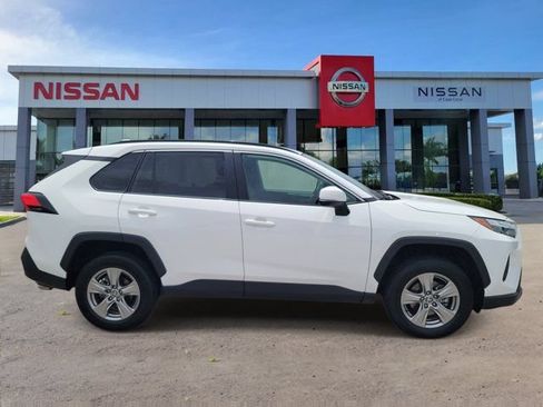 Used 2024 Toyota RAV4 XLE FWD image 3