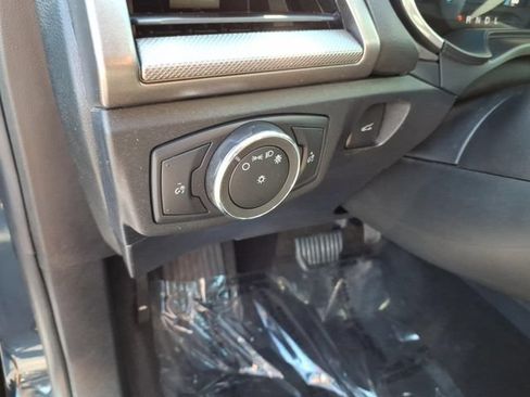 Used 2020 Ford Fusion SE FWD image 10