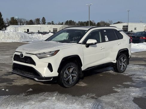 New 2025 Toyota RAV4 SE image 7