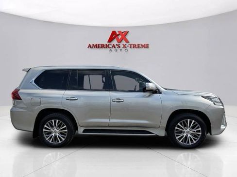 Used 2019 Lexus LX 570 4WD w/ Luxury Package image 9