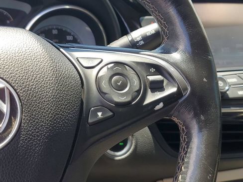 Used 2017 Buick Envision Essence FWD image 25