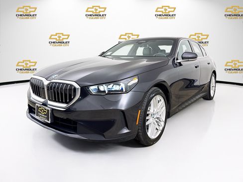 Used 2024 BMW 530i RWD image 3