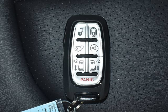 New 2026 Chrysler Pacifica Select w/ S Appearance Package FWD image 36