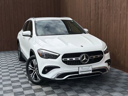 Used 2025 Mercedes-Benz GLA 250 4MATIC image 9