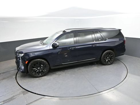 Used 2024 Cadillac Escalade ESV Sport Platinum w/ LPO, ONYX Package AWD/4WD image 35