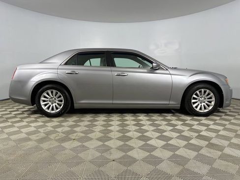 Used 2014 Chrysler 300 RWD image 8