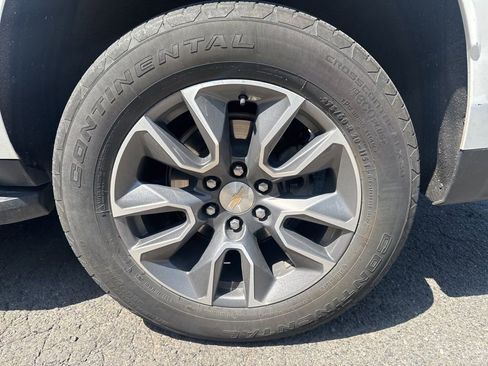 Certified 2023 Chevrolet Suburban LS image 16