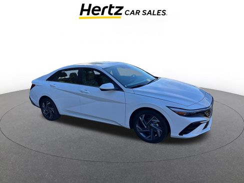 Used 2025 Hyundai Elantra SEL image 1