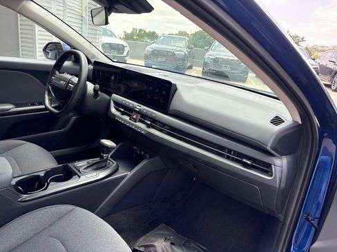 Used 2025 Kia K4 FWD image 15