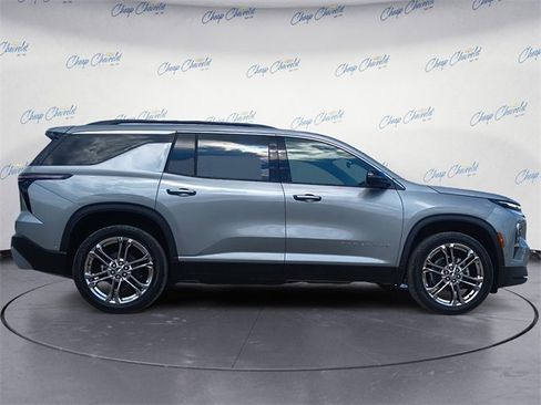 New 2025 Chevrolet Traverse LT w/ Enhanced Driving Package image 6