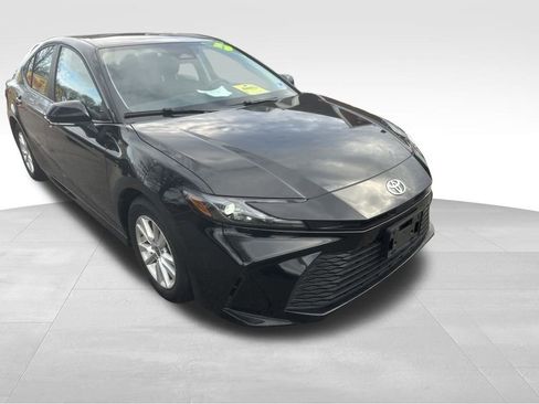 Used 2025 Toyota Camry LE image 26