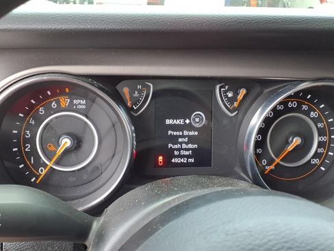 Used 2020 Jeep Gladiator Sport w/ Trailer Tow Package AWD/4WD image 8