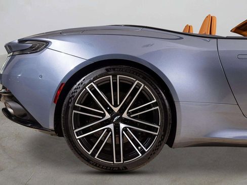 Used 2024 Aston Martin DB12 Convertible image 52