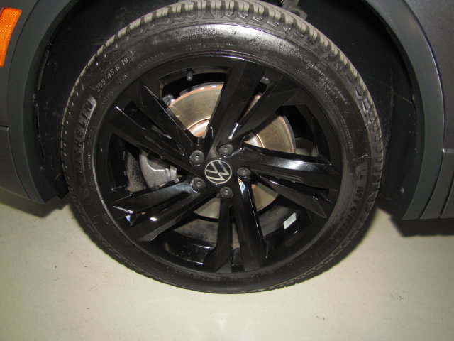 Used 2023 Volkswagen Tiguan SE R-Line FWD image 47