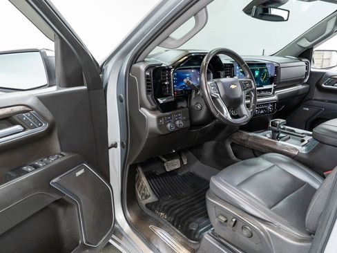 Used 2023 Chevrolet Silverado 1500 LTZ AWD/4WD image 13