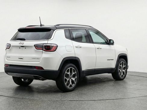 Used 2025 Jeep Compass Limited AWD/4WD image 9