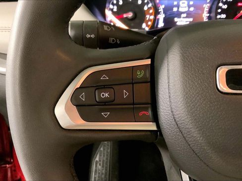 Used 2025 Jeep Compass Limited AWD/4WD image 18