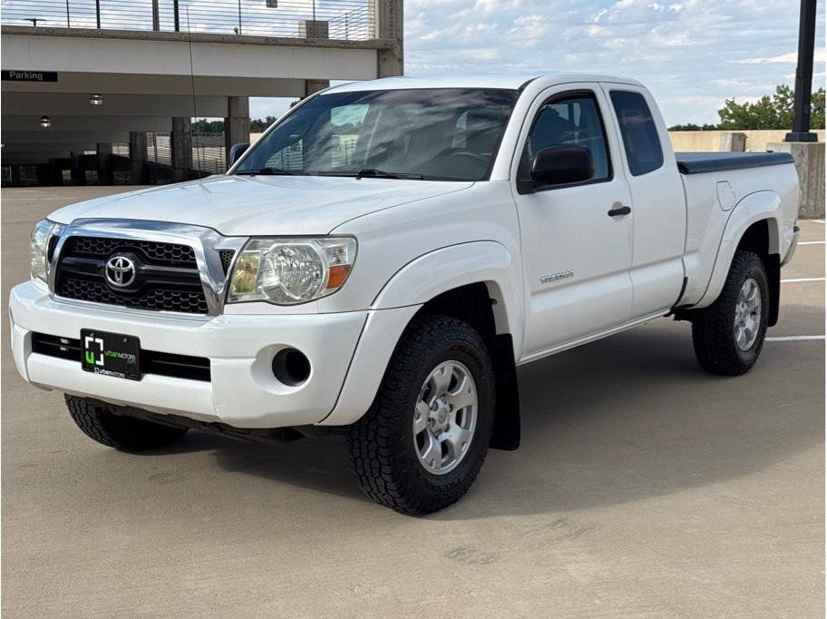 Used 2011 Toyota Tacoma 4x4 Access Cab w/ SR5 Pkg #2 image 3