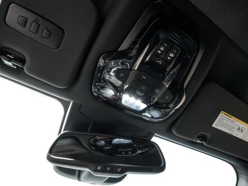 Used 2023 Alfa Romeo Stelvio Ti AWD/4WD image 31