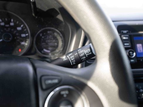 Used 2022 Honda HR-V LX image 14