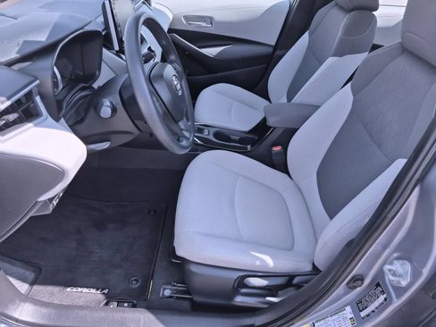 Used 2021 Toyota Corolla LE w/ Carpet Mat Package (TMS) FWD image 16