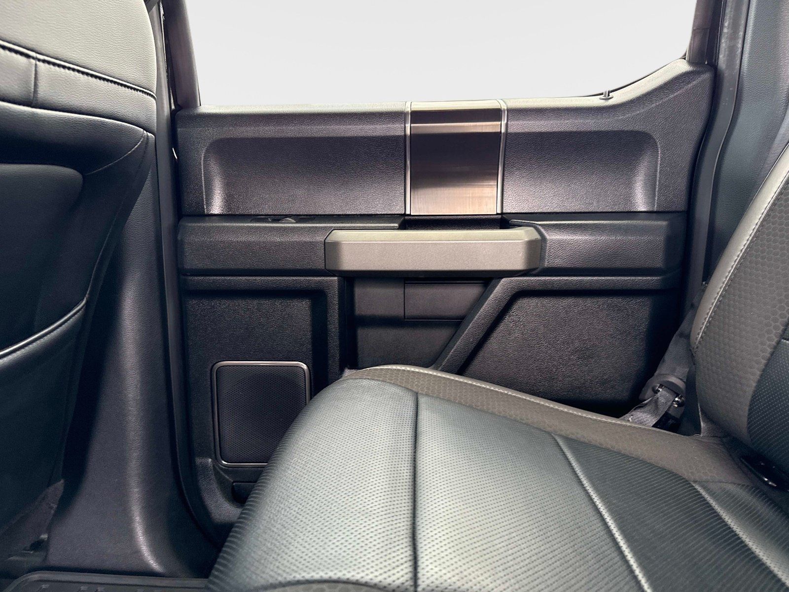 Used 2019 Ford F150 Raptor w/ Equipment Group 802A Luxury AWD/4WD image 15
