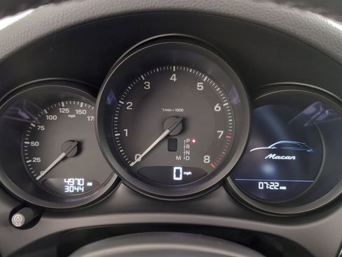 Certified 2025 Porsche Macan AWD/4WD image 22