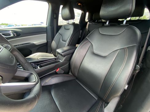 Used 2024 Jeep Compass Limited AWD/4WD image 9