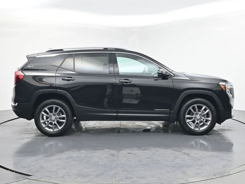 Used 2022 GMC Terrain SLT w/ LPO, Floor Liner Package image 6