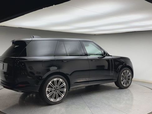 New 2026 Land Rover Range Rover SE image 2