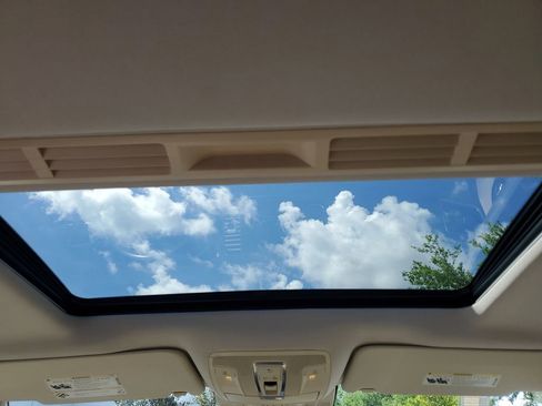 Used 2017 Mercedes-Benz GLE 350 w/ Premium 2 Package image 15