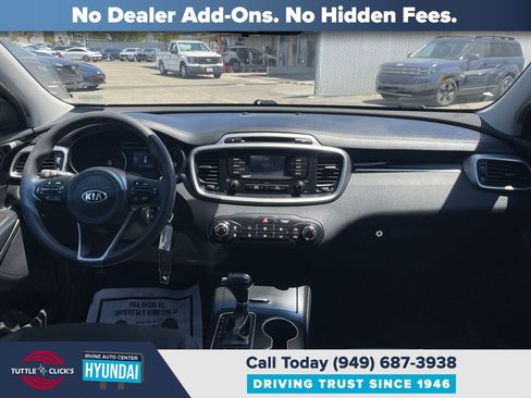 Used 2017 Kia Sorento FWD image 15