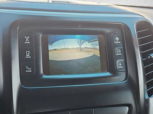 Used 2018 Jeep Cherokee Latitude w/ Cold Weather Group image 13