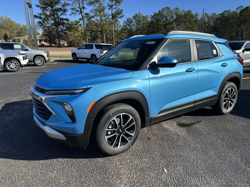 New 2026 Chevrolet TrailBlazer LT w/ Convenience Package image 2
