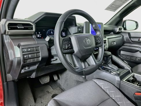 Certified 2026 Toyota Tacoma SR5 AWD/4WD image 9